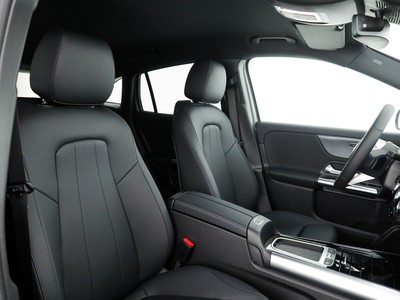 Mercedes EQA - foto 10