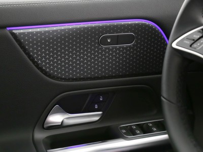 Mercedes EQA - foto 20