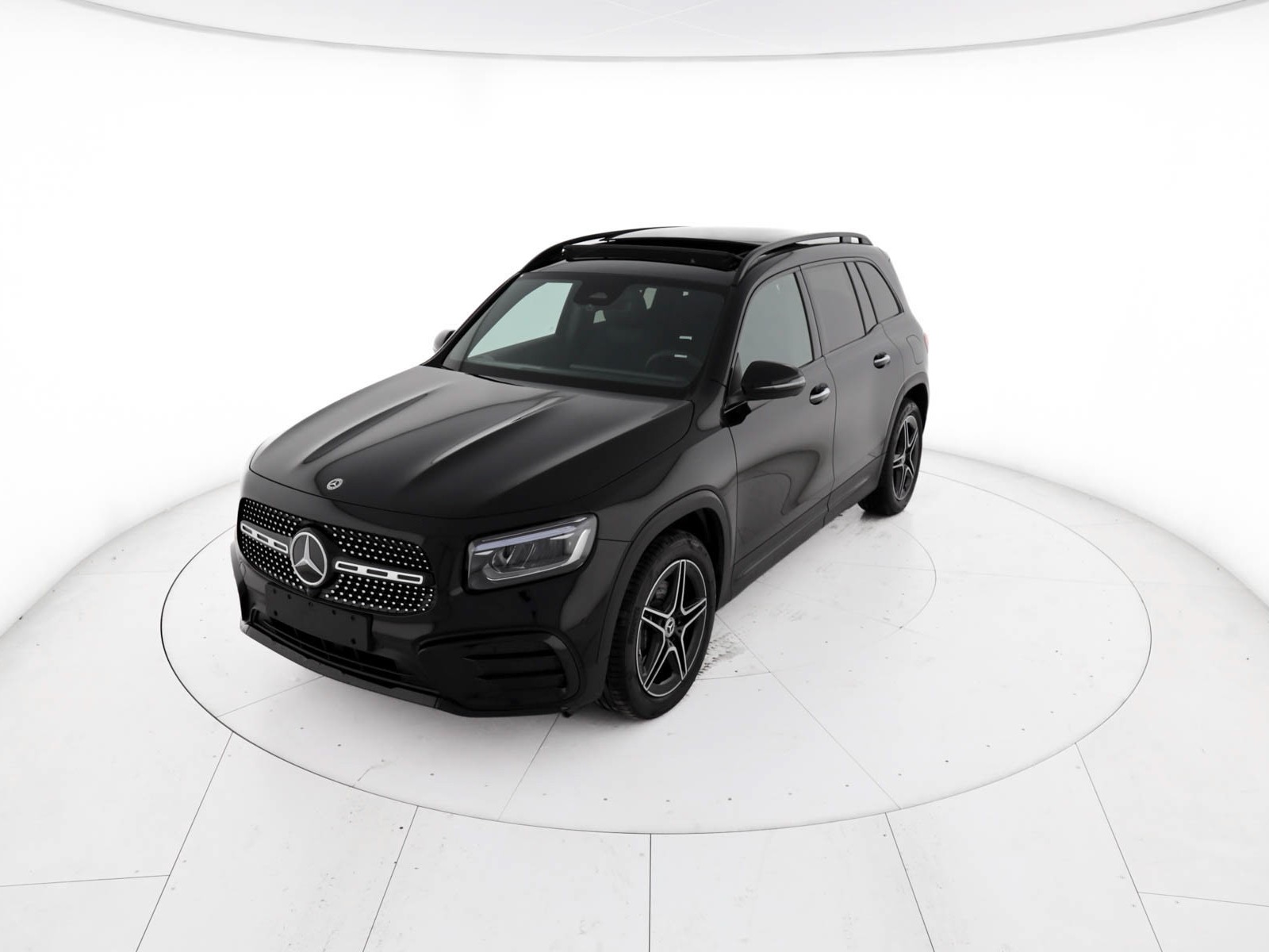 Mercedes GLB - foto principale
