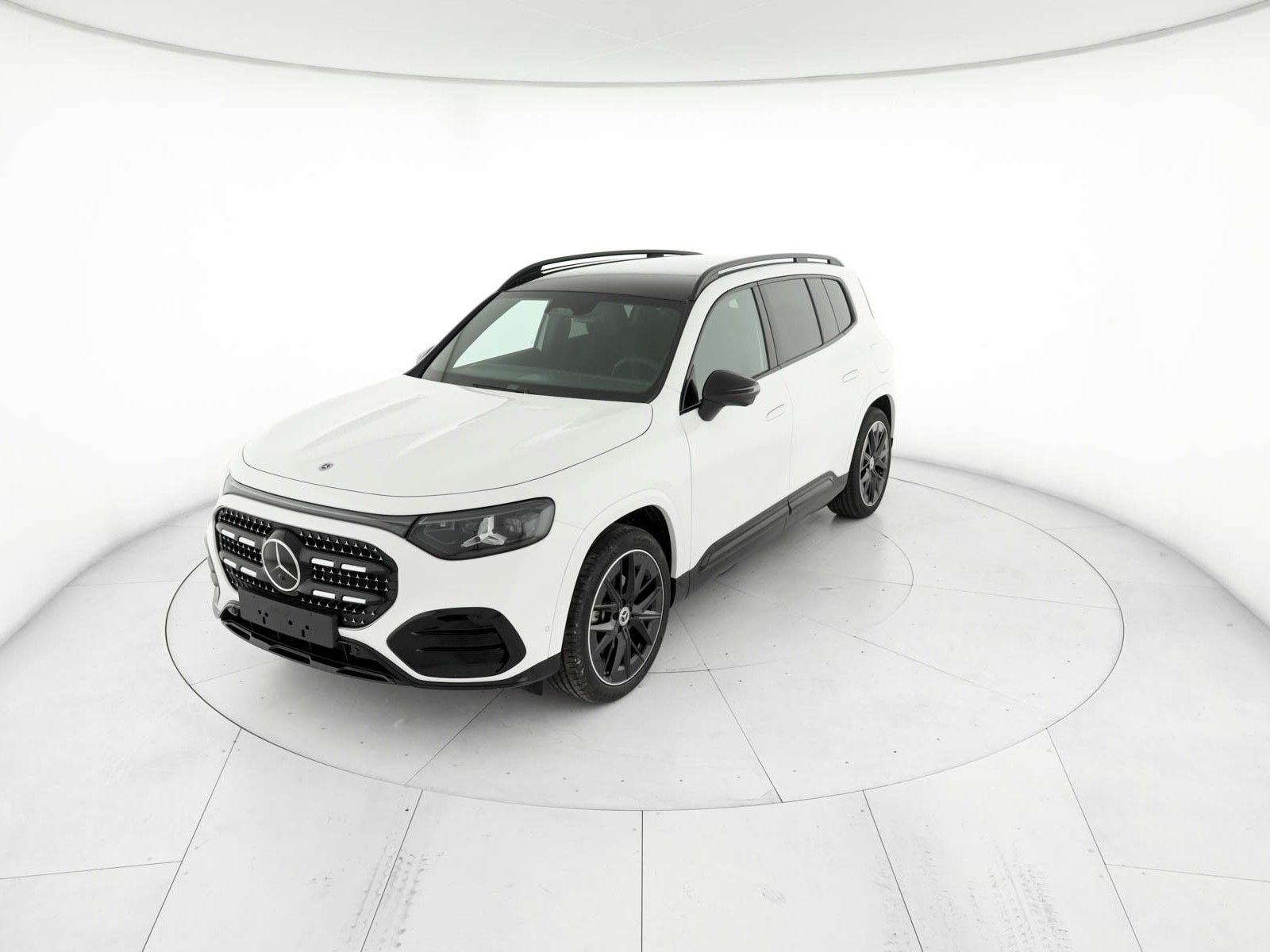 Mercedes GLB - foto principale