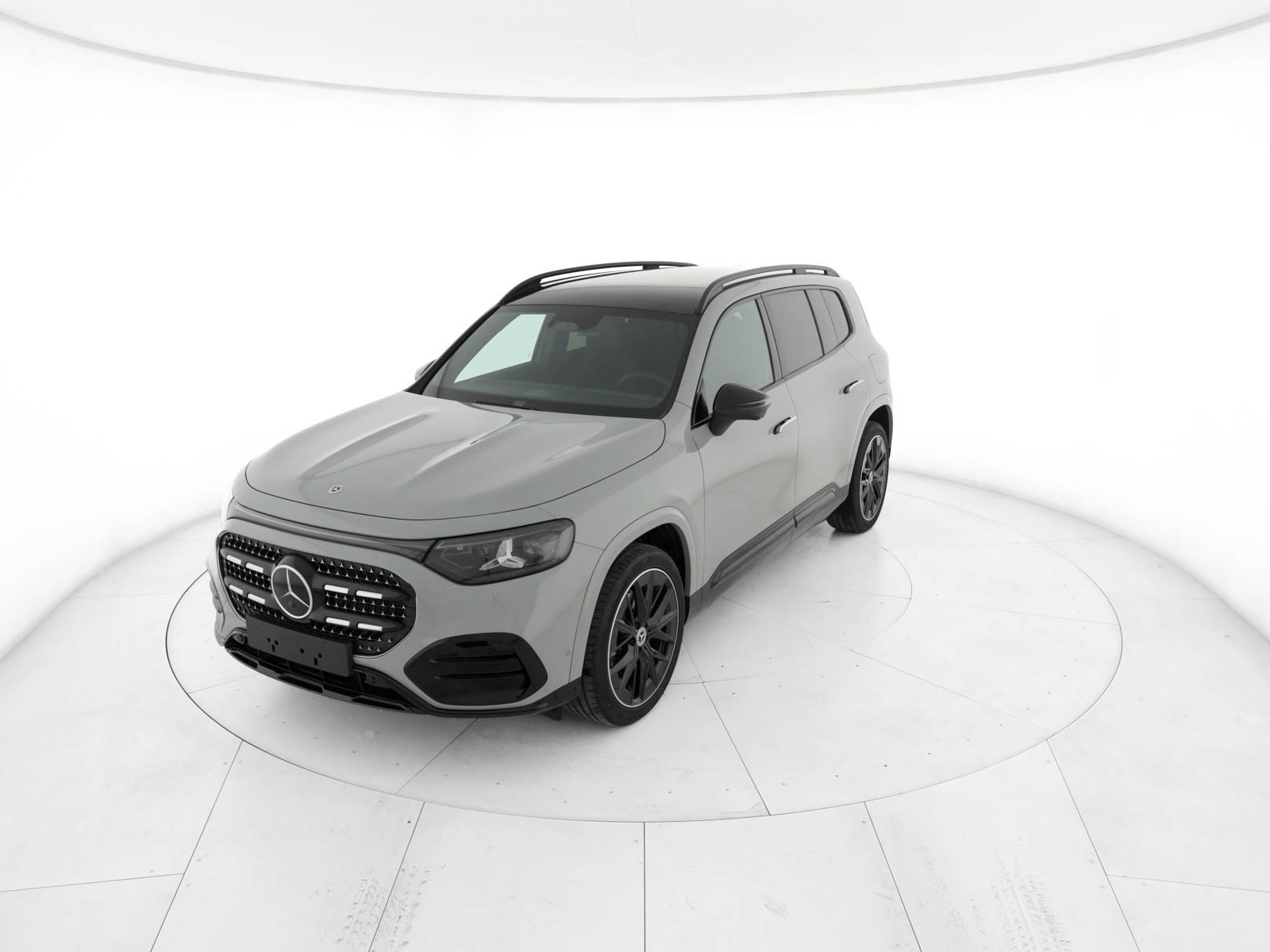 Mercedes GLB - foto principale