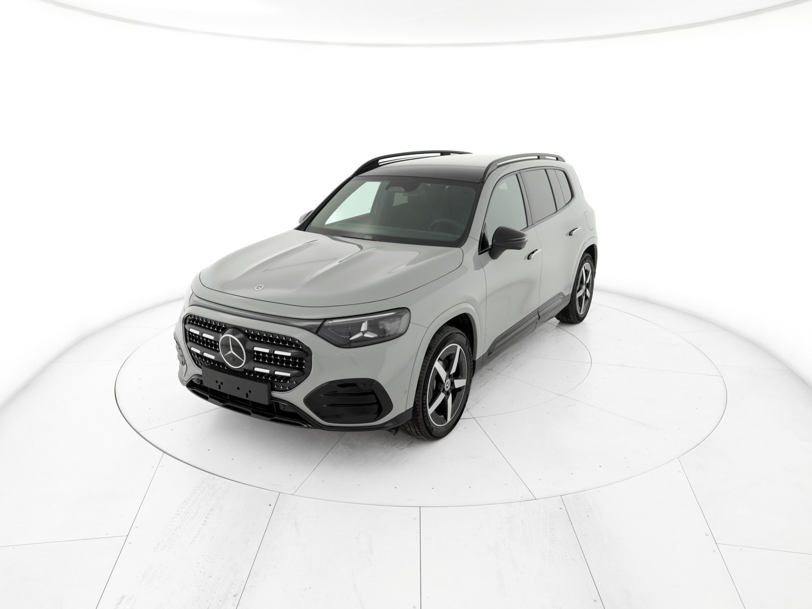 Mercedes GLB - foto principale