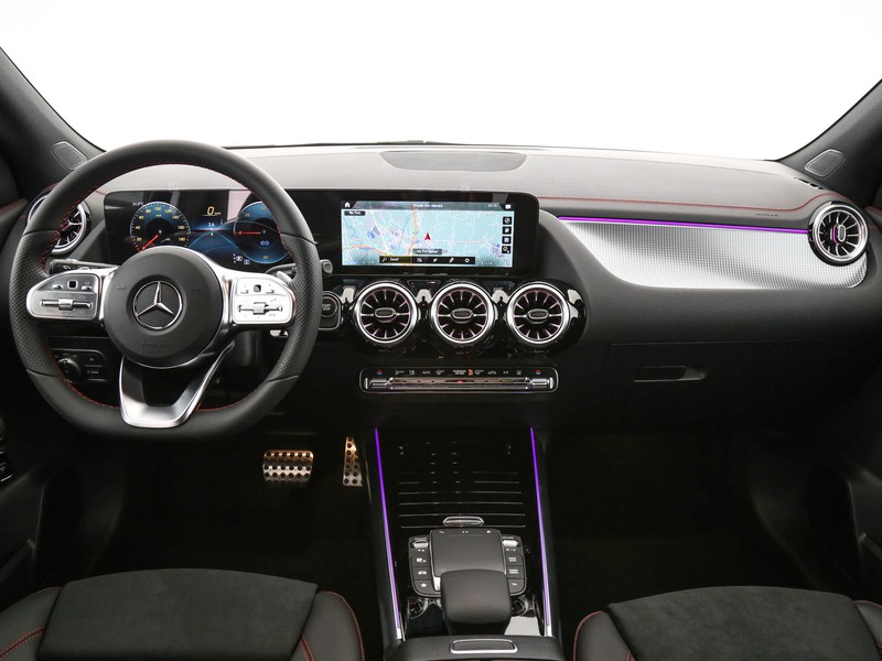 Mercedes EQA 250+ premium plus elettrica bianco