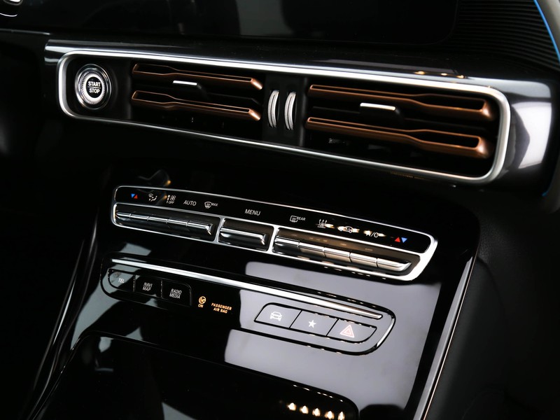 Mercedes EQC 400 masterclass 4matic elettrica nero