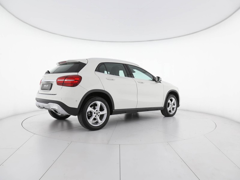 Mercedes GLA 200 d sport auto diesel bianco