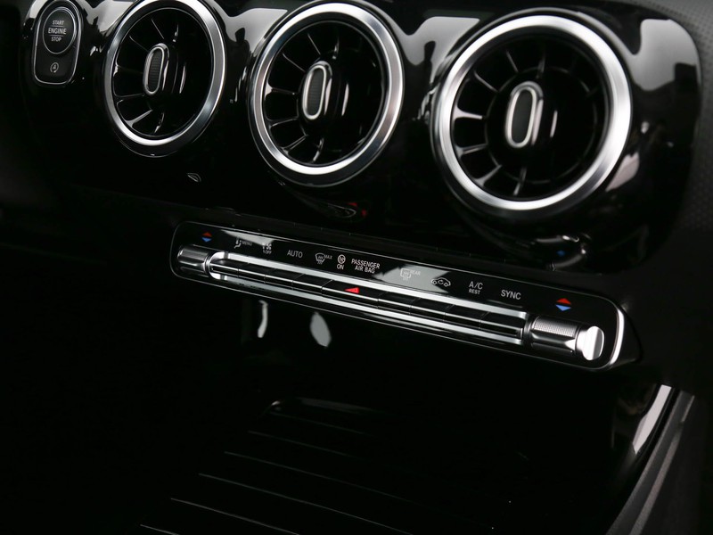 Mercedes CLA Shooting Brake  180 d sport auto diesel bianco