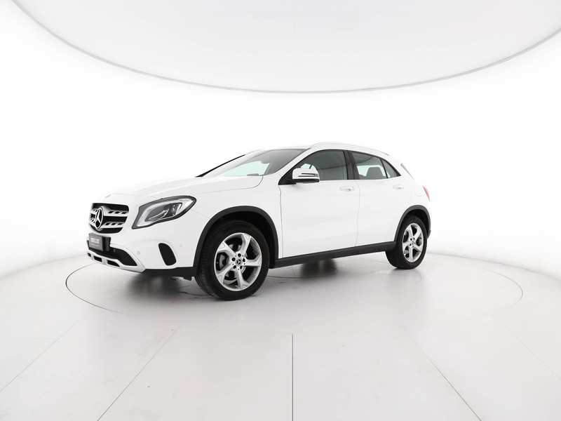 Mercedes GLA 200 d sport auto diesel bianco