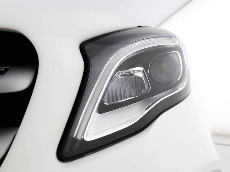 Mercedes GLA 200 d sport auto diesel bianco