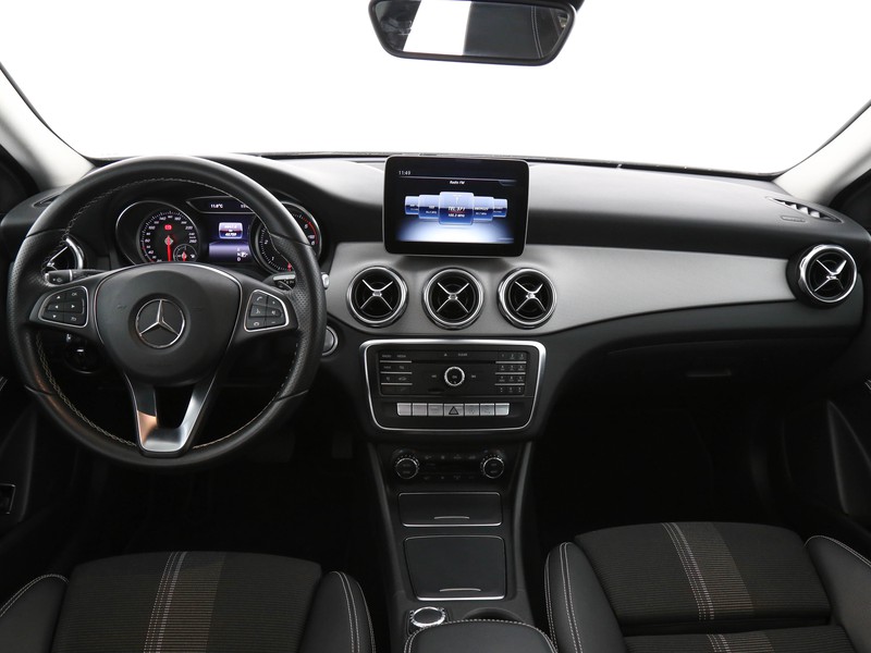Mercedes GLA 200 d sport auto diesel bianco