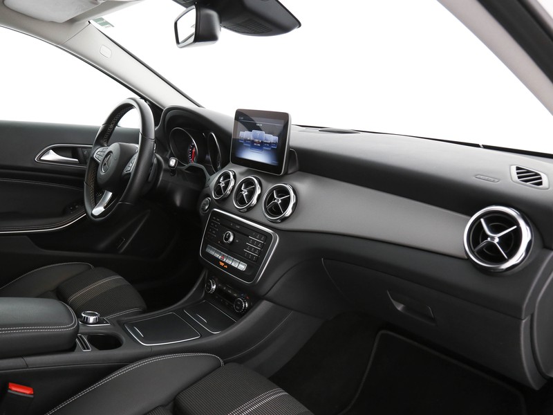 Mercedes GLA 200 d sport auto diesel bianco