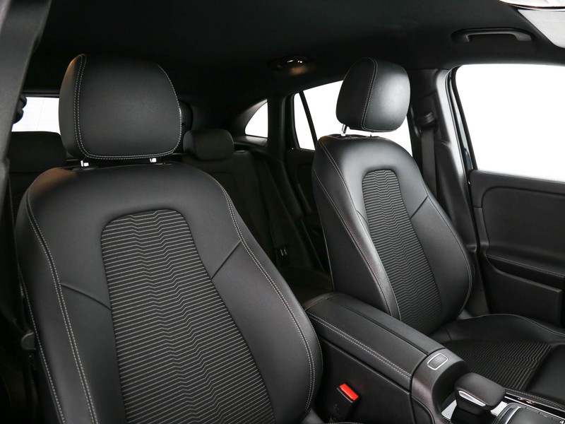 Mercedes GLA 200 d sport plus auto diesel nero