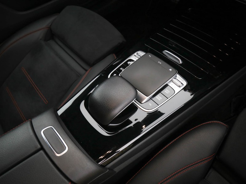 Mercedes CLA Coupè coupe 200 premium auto benzina bianco