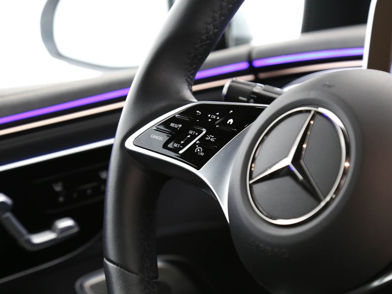 Mercedes EQE 350+ premium launch edition elettrica argento