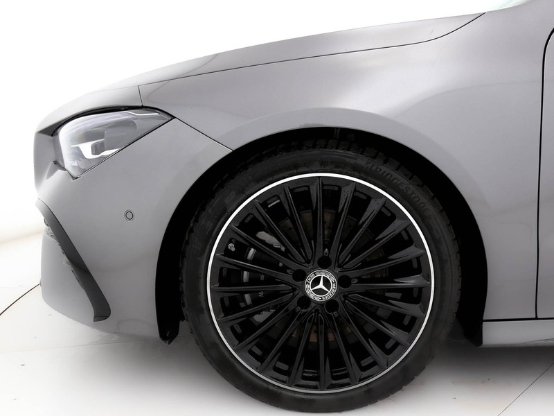 Mercedes CLA Shooting Brake  200 d amg line premium auto diesel grigio