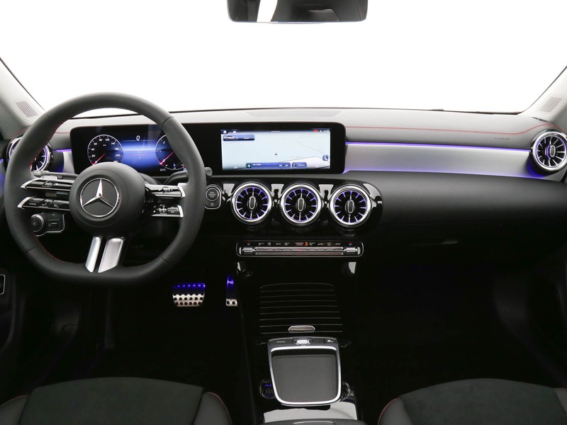Mercedes CLA Shooting Brake  200 d amg line premium auto