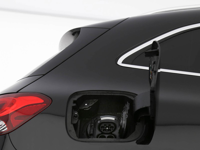 Mercedes EQA 250+ sport elettrica nero