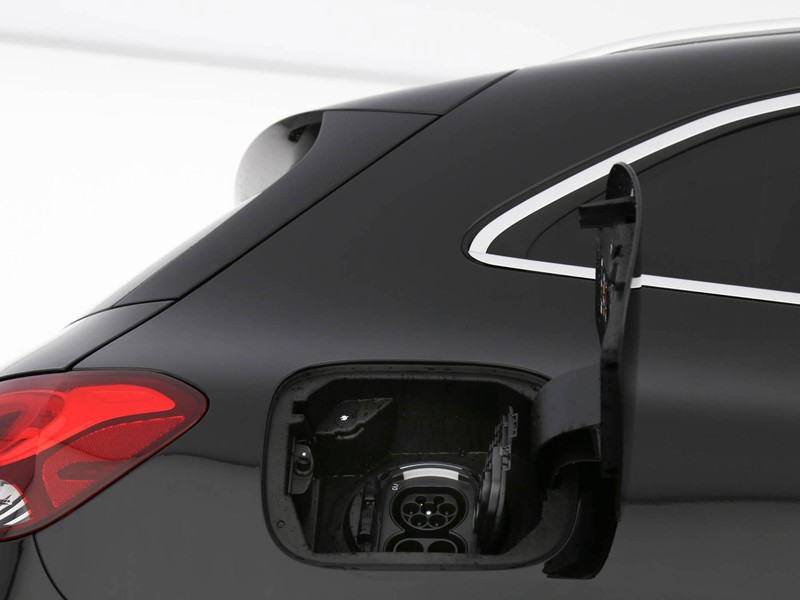 Mercedes EQA 250+ sport elettrica nero