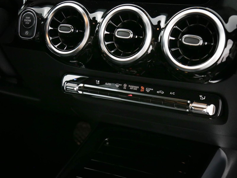 Mercedes GLA 180 d progressive advanced auto diesel nero