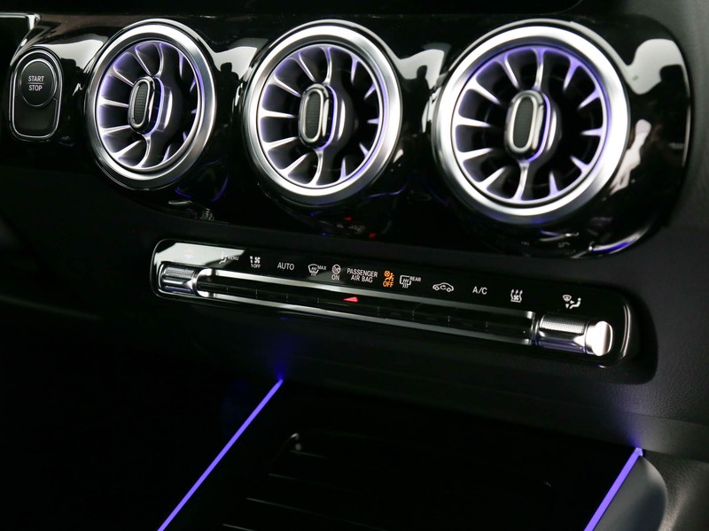 Mercedes EQA 250+ progressive advanced elettrica bianco