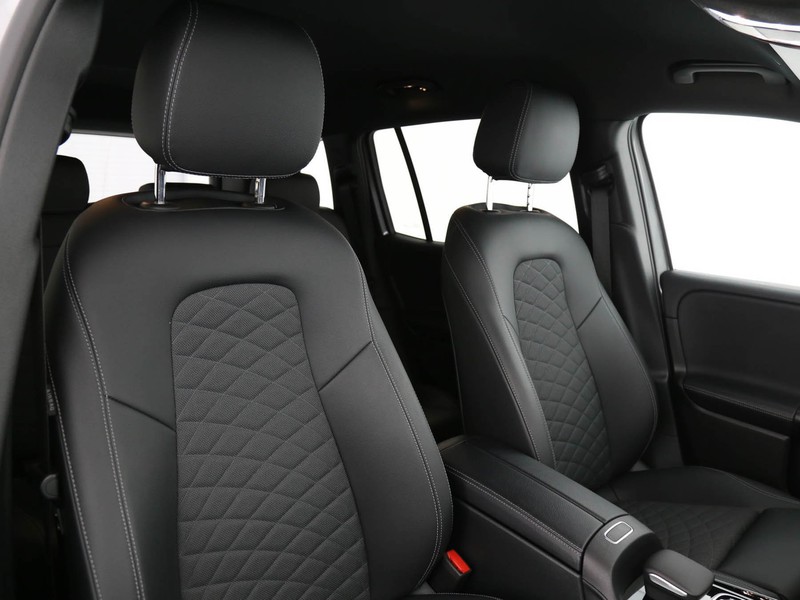 Mercedes GLB 200 sport plus auto benzina argento