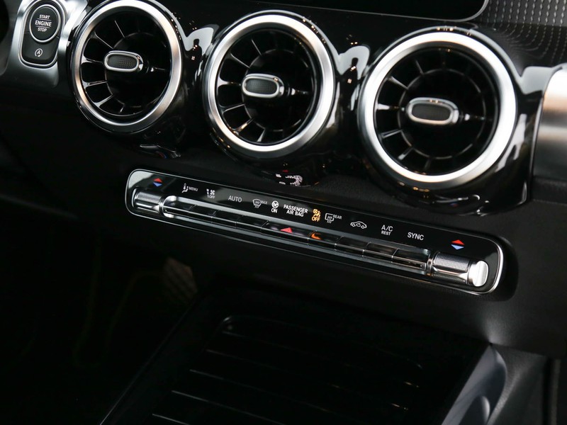 Mercedes GLB 200 sport plus auto benzina argento