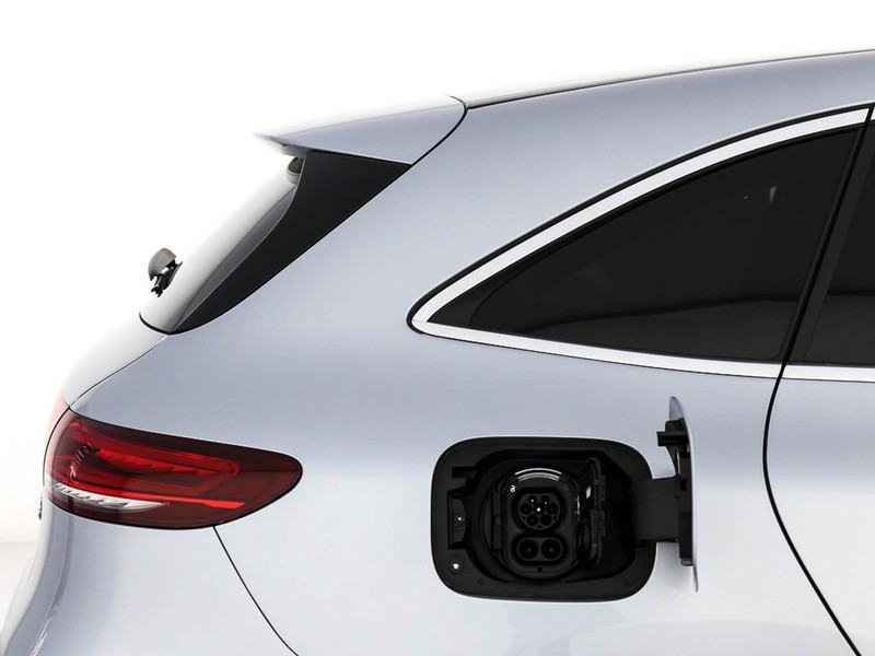 Mercedes EQC 400 sport edition 1886 4matic elettrica argento