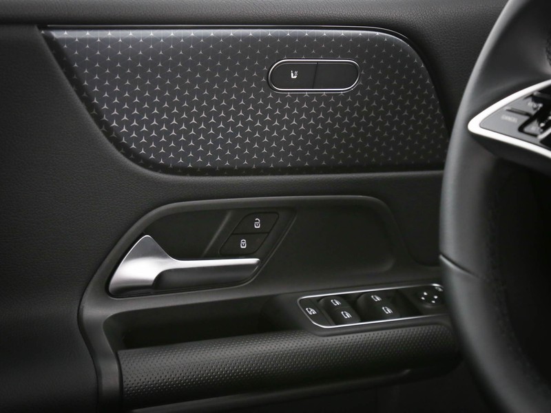 Mercedes Classe B B 180 benzina nero