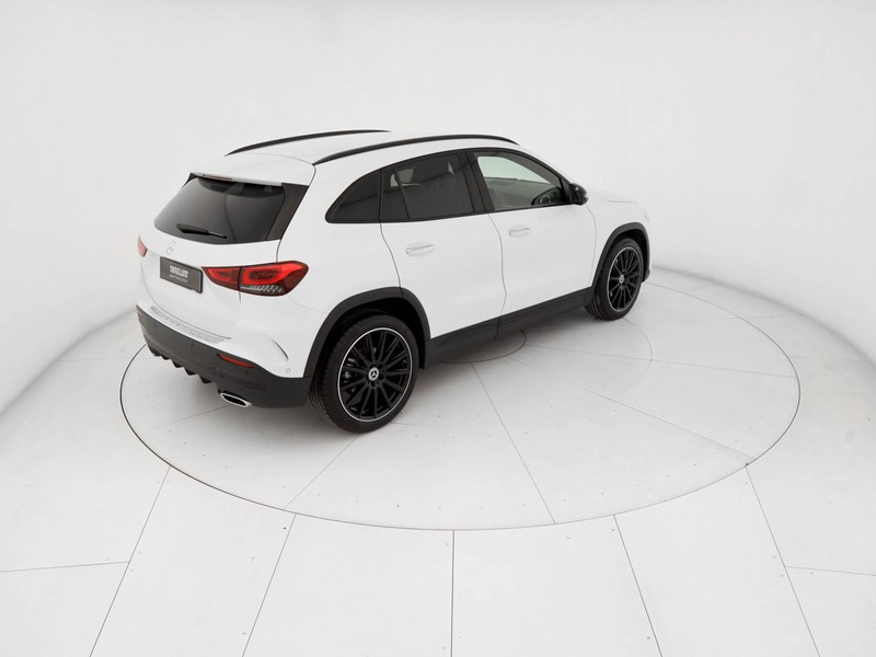 Mercedes GLA 200 d premium auto diesel bianco