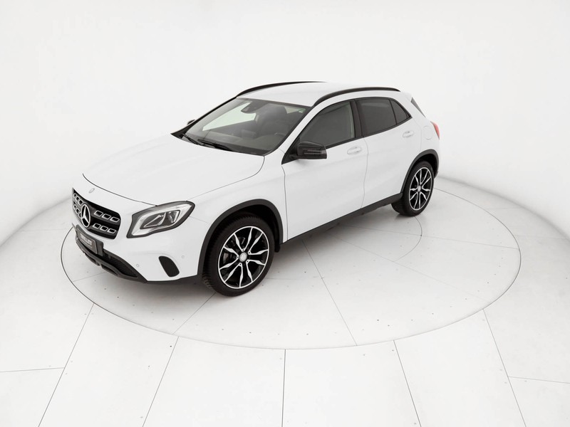 Mercedes GLA 200 d sport auto diesel bianco