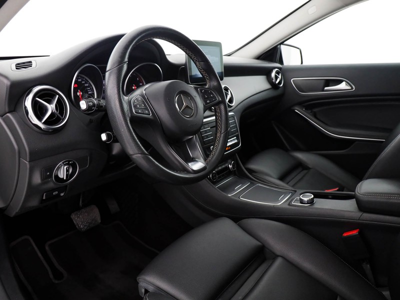 Mercedes GLA 200 d sport auto diesel bianco