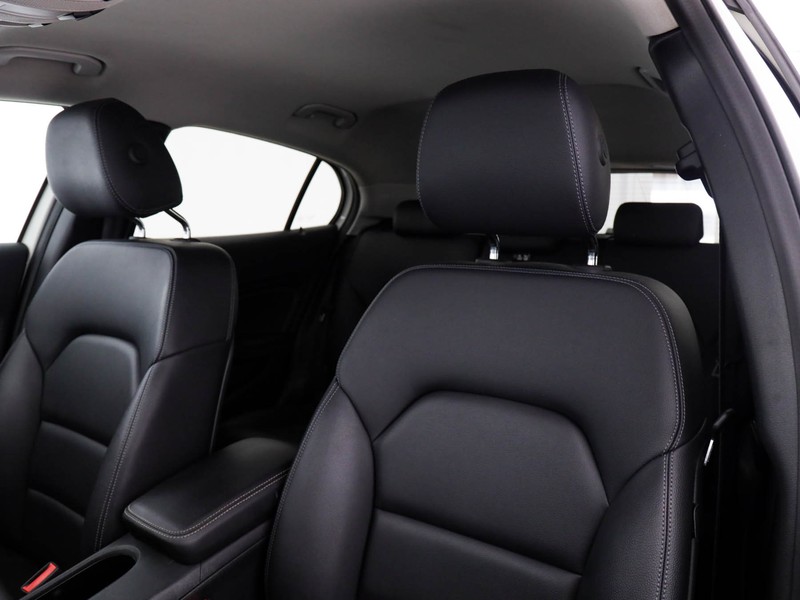 Mercedes GLA 200 d sport auto diesel bianco