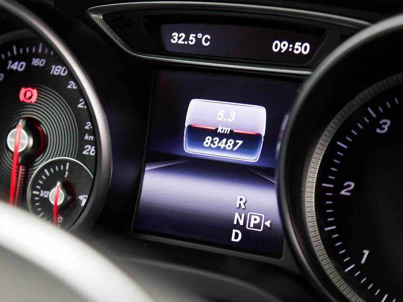 Mercedes GLA 200 d sport auto diesel bianco