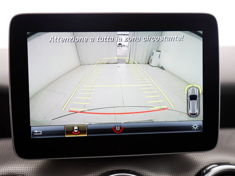 Mercedes GLA 200 d sport auto diesel bianco