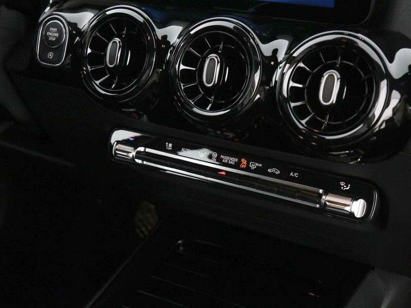 Mercedes GLA 180 Automatic benzina nero