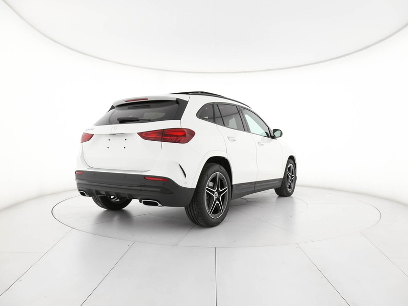 Mercedes GLA 180  d Automatic diesel bianco