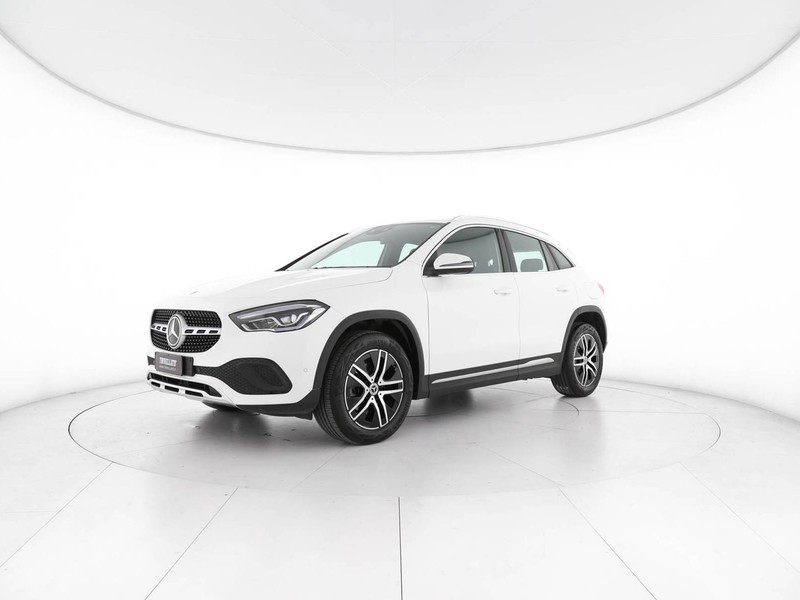 Mercedes GLA 200 d sport plus auto diesel bianco