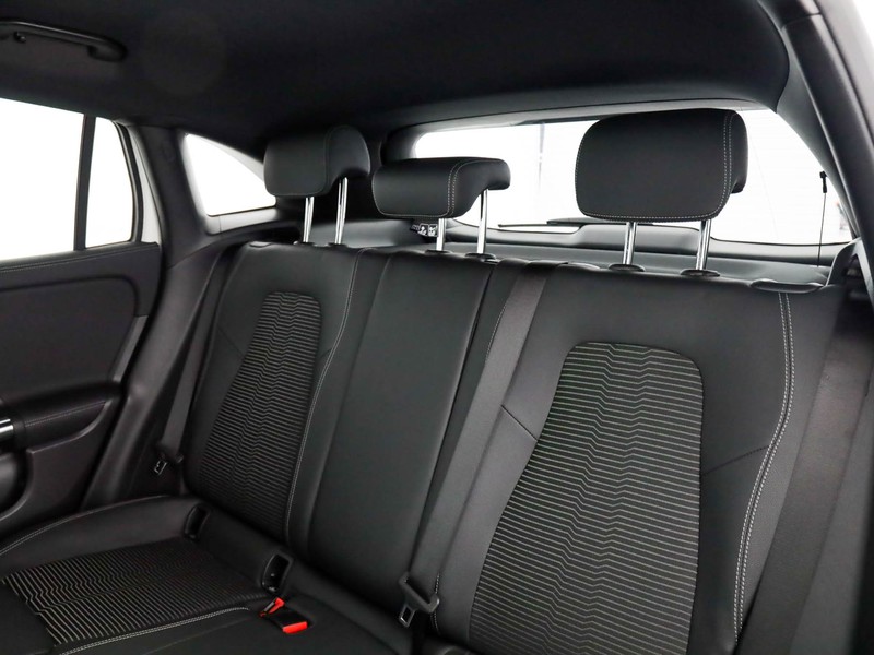 Mercedes GLA 200 d sport plus auto diesel bianco