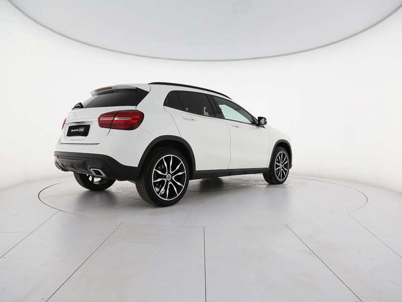 Mercedes GLA 180 d sport auto