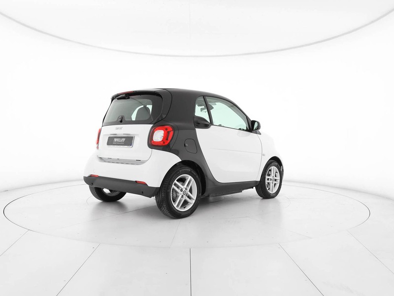 Smart Fortwo eq pure 22kw elettrica bianco