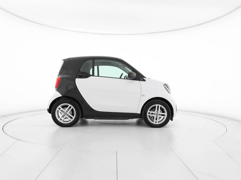 Smart Fortwo eq pure 22kw elettrica bianco