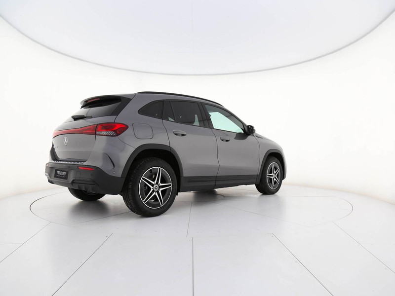 Mercedes EQA 250 premium elettrica grigio