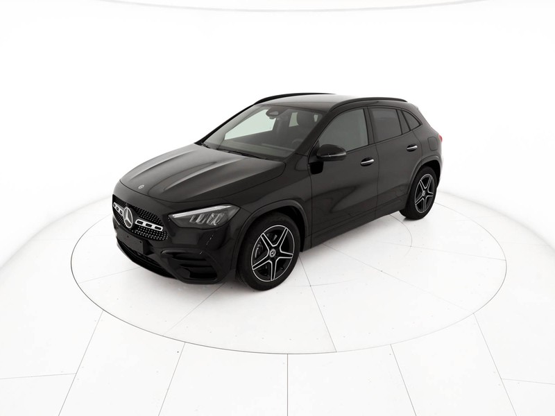 Mercedes GLA 180 amg line advanced plus auto benzina nero