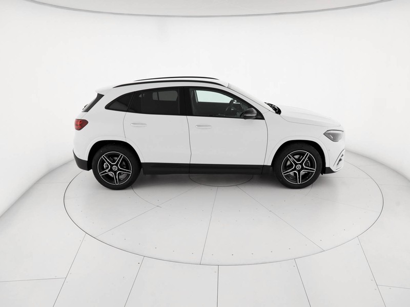 Mercedes GLA 180 d amg line advanced plus auto diesel bianco