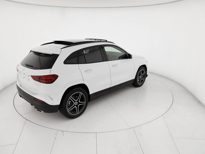 Mercedes GLA 180 d amg line advanced plus auto diesel bianco