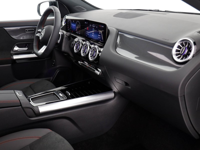 Mercedes GLA 180 d amg line advanced plus auto