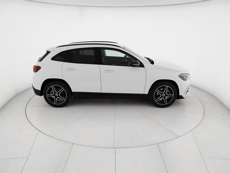 Mercedes GLA 180 d amg line advanced plus auto diesel bianco