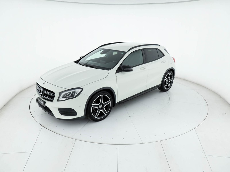 Mercedes GLA 200 d premium auto