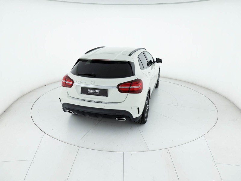 Mercedes GLA 200 d premium auto