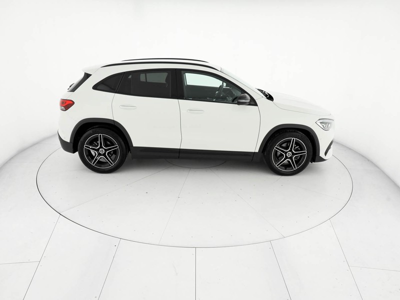 Mercedes GLA 200 d premium auto diesel bianco