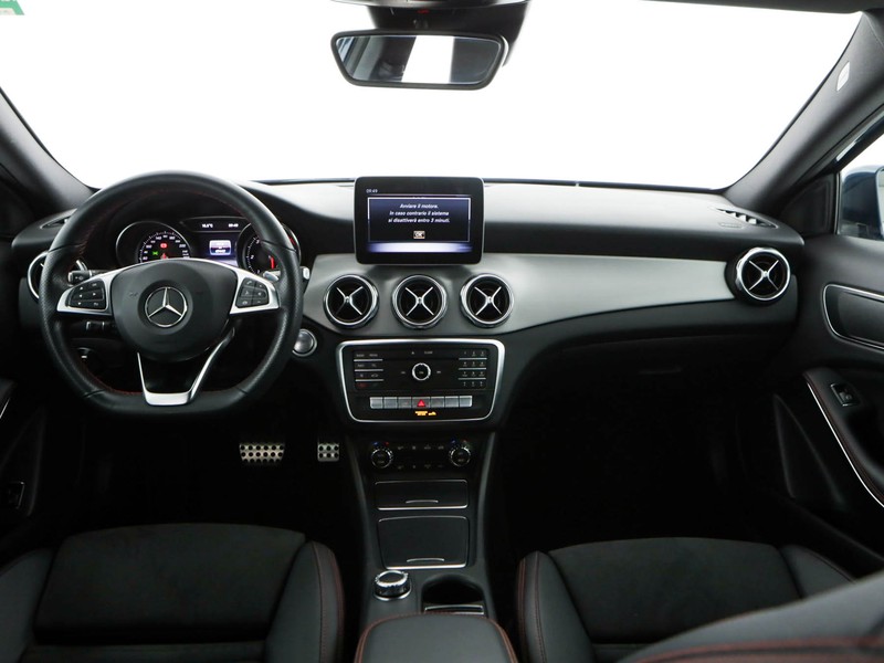 Mercedes GLA 200 d premium auto diesel blu/azzurro